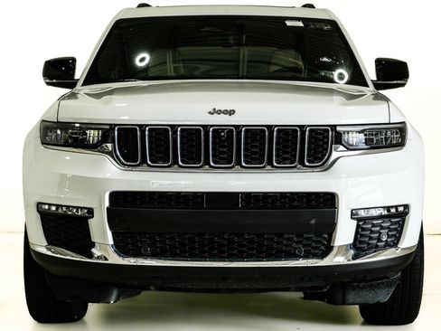 Used 2023 Jeep Grand Cherokee L Limited w/ Luxury Tech Group II AWD/4WD image 2