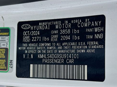 Used 2025 Hyundai Elantra SEL image 12