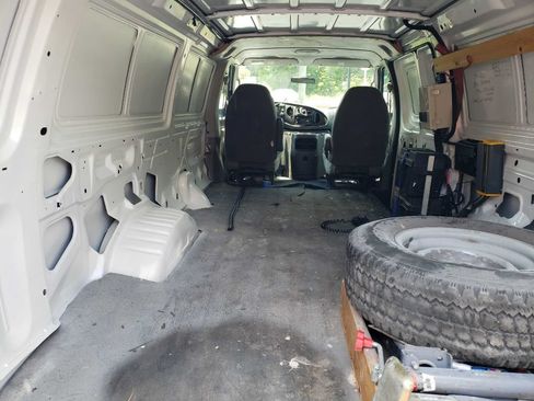 Used 2005 Ford E-350 and Econoline 350 Extended Super Duty RWD image 35