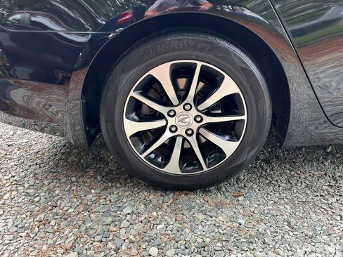 Used 2017 Acura TLX FWD image 19