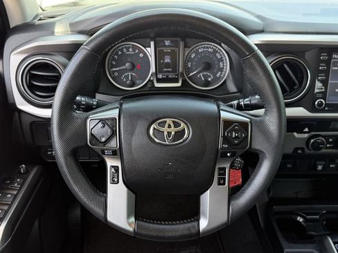 Used 2021 Toyota Tacoma SR5 RWD image 13