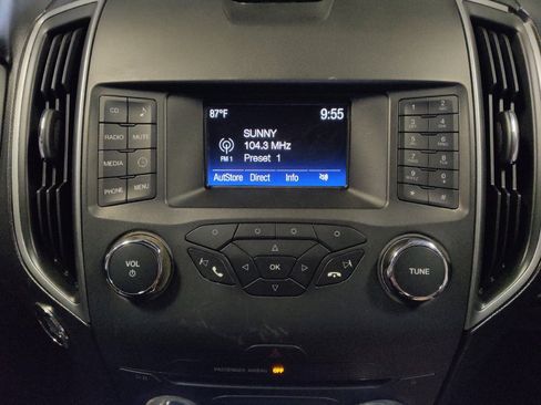 Used 2017 Ford Edge SE FWD image 25