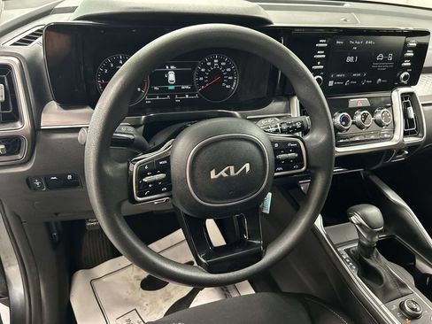 Certified 2023 Kia Sorento LX AWD/4WD image 4