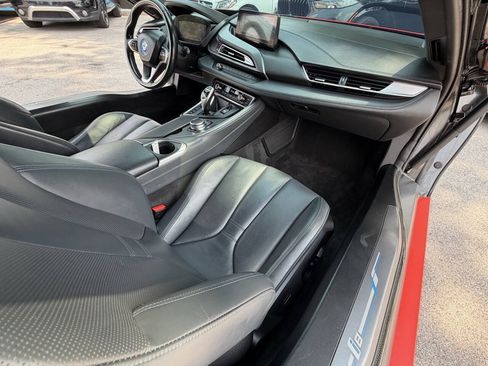 Used 2017 BMW i8 AWD/4WD image 32