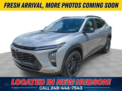 Used 2025 Chevrolet Trax ACTIV w/ Driver Confidence Package FWD image 1
