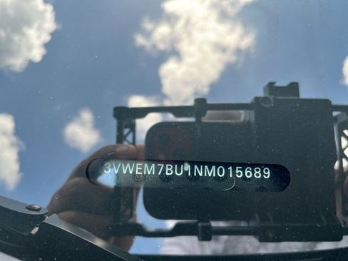 Used 2022 Volkswagen Jetta SE image 28