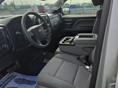 Used 2018 Chevrolet Silverado 1500 Custom w/ Custom Value Package AWD/4WD image 3