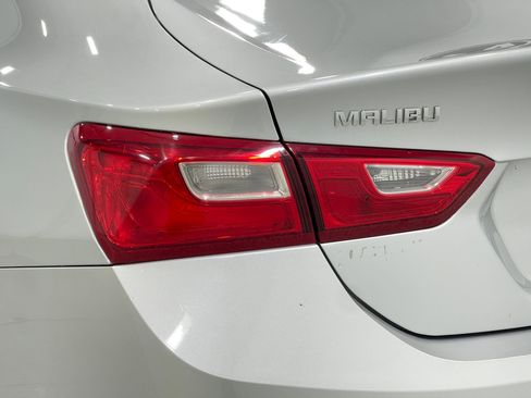 Used 2018 Chevrolet Malibu LS FWD image 33