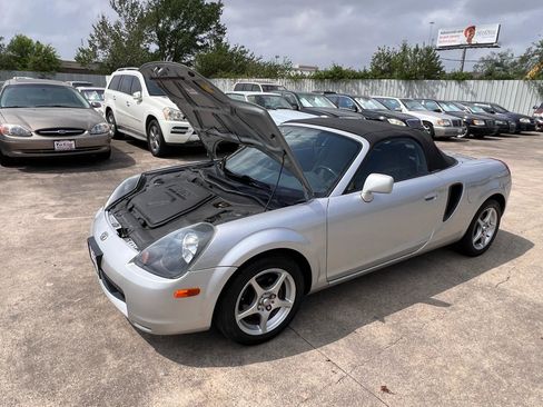 Used 2002 Toyota MR2 RWD image 19