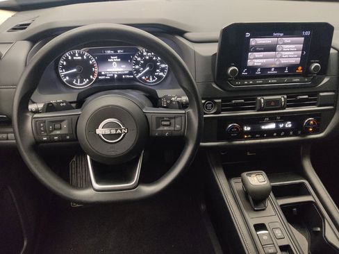 Used 2024 Nissan Pathfinder S FWD image 22