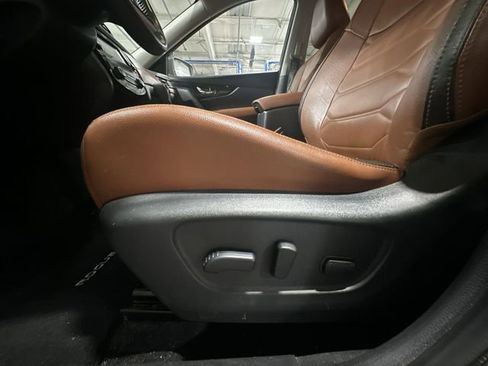 Used 2019 Nissan Rogue SL w/ Premium Package AWD/4WD image 18