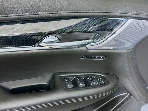 Used 2022 Cadillac XT6 Premium Luxury AWD/4WD image 24