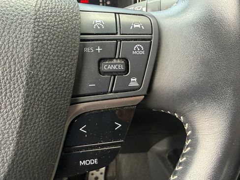 Used 2025 Toyota Camry SE FWD image 19