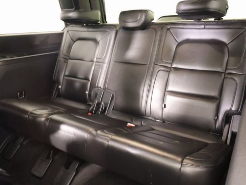 Used 2018 Lincoln Navigator Reserve w/ Technology Package image 13