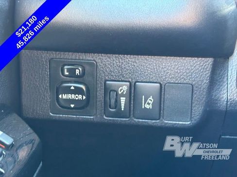 Used 2017 Toyota RAV4 Limited image 17