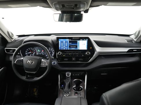 Used 2021 Toyota Highlander Platinum AWD/4WD image 14