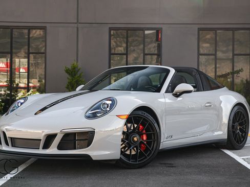Used 2019 Porsche 911 Targa 4 GTS AWD/4WD image 5