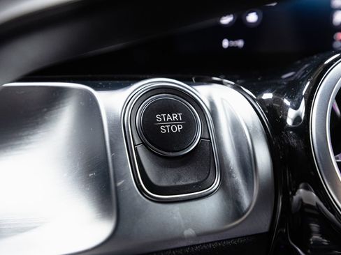 Used 2023 Mercedes-Benz EQB 300 4MATIC image 15