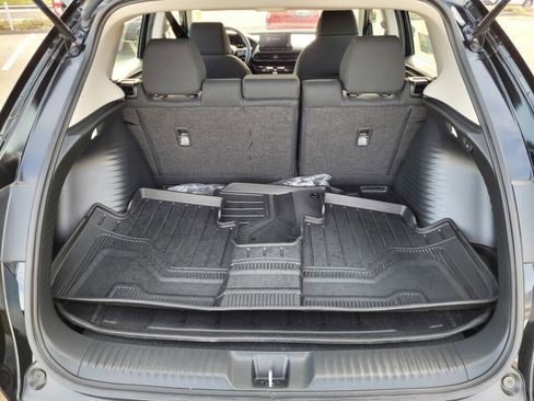 Certified 2025 Honda HR-V LX image 10