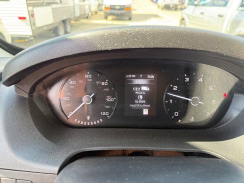 Used 2024 RAM ProMaster 2500 w/ Convenience Group FWD image 32