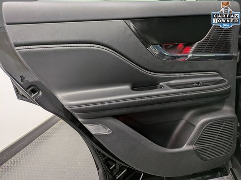 Used 2022 Lincoln Corsair AWD w/ Premium Package image 27