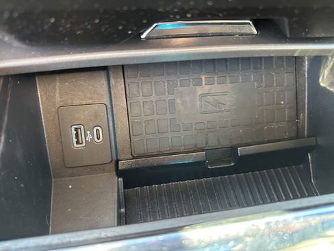 Used 2021 Ford Expedition Max XLT image 32