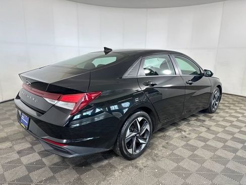 Certified 2023 Hyundai Elantra SEL w/ Convenience Package image 3