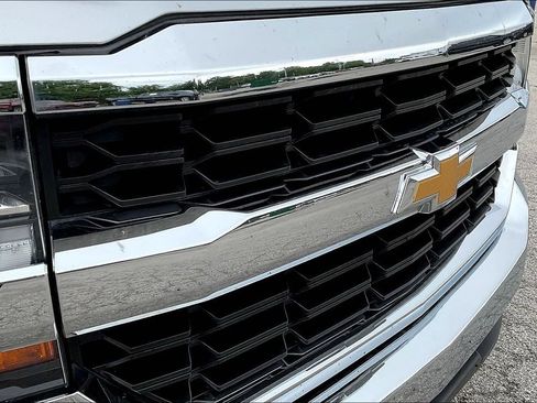 Used 2019 Chevrolet Silverado 1500 LT AWD/4WD image 24