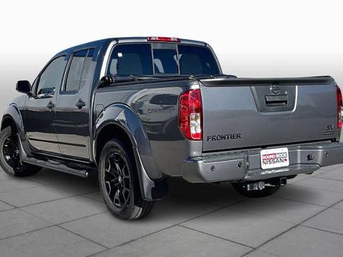 Certified 2021 Nissan Frontier SV w/ Midnight Edition Floor Mats image 12