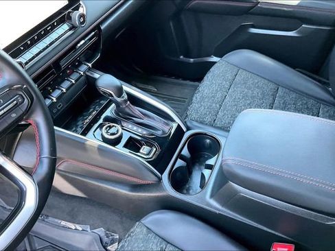 Used 2024 Chevrolet Colorado Z71 w/ Z71 Convenience Package 2 AWD/4WD image 17