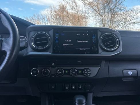Used 2019 Toyota Tacoma TRD Off-Road AWD/4WD image 19