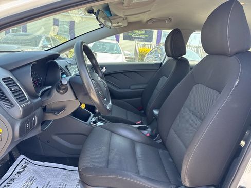 Used 2017 Kia Forte LX FWD image 10