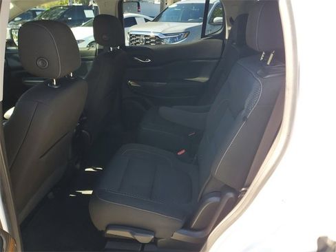 Certified 2023 GMC Acadia SLE image 10