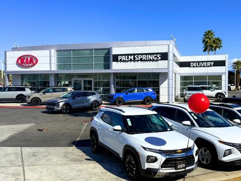 Used 2025 Kia K5 GT-Line w/ GT-Line Premium Package AWD/4WD image 4