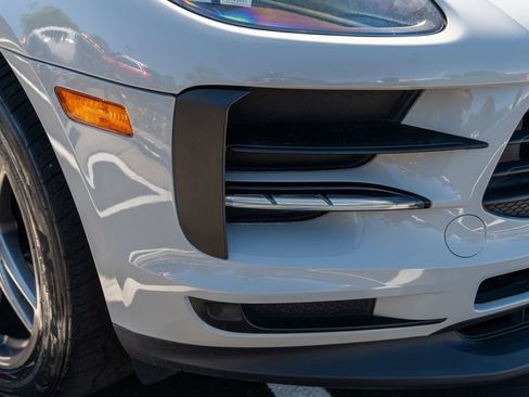 Used 2020 Porsche Macan AWD/4WD image 10