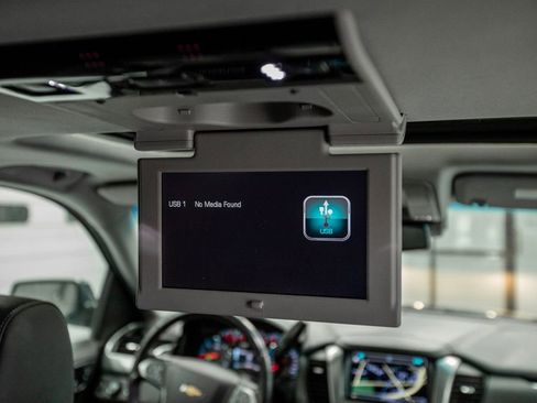 Used 2019 Chevrolet Suburban LT image 28