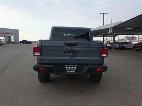 Used 2024 Jeep Gladiator Sport image 7