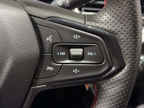 Used 2024 Chevrolet Trax RS image 23