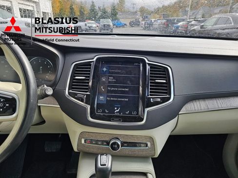 Used 2022 Volvo XC90 T6 Inscription image 29
