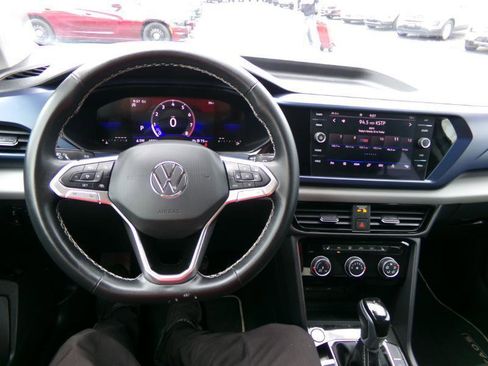 Used 2023 Volkswagen Taos SE AWD/4WD image 16