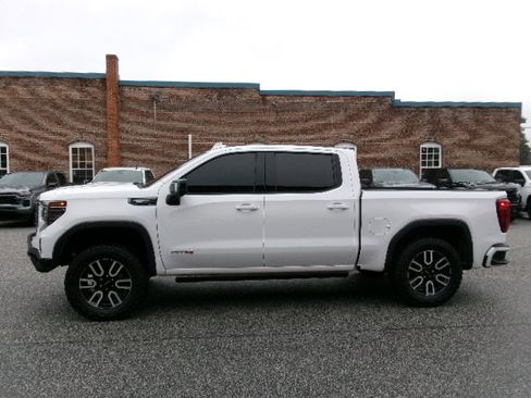 Used 2023 GMC Sierra 1500 AT4 w/ AT4 Premium Package image 7