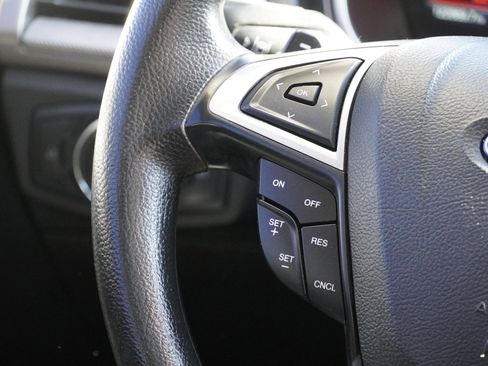 Used 2019 Ford Fusion SE image 31