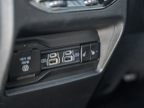 Used 2024 Jeep Grand Cherokee Limited image 34