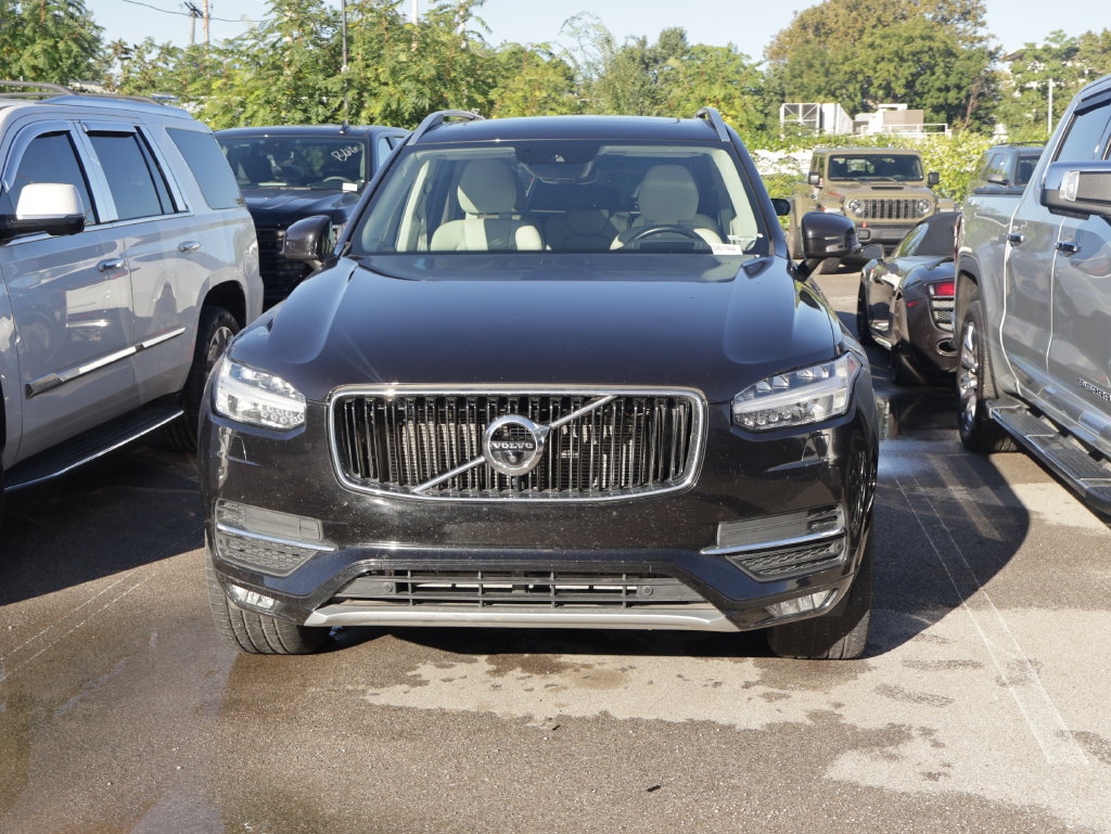 Used 2018 Volvo XC90 T6 Momentum w/ Convenience Package AWD/4WD image 9