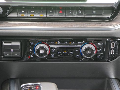 Certified 2022 Chevrolet Silverado 1500 LTZ image 36