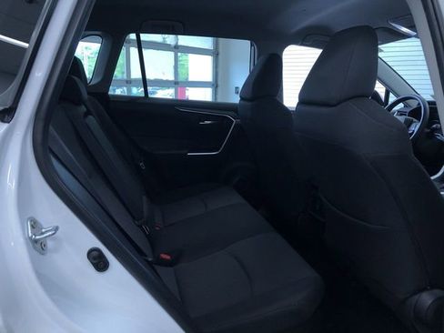 Used 2025 Toyota RAV4 XLE AWD/4WD image 22