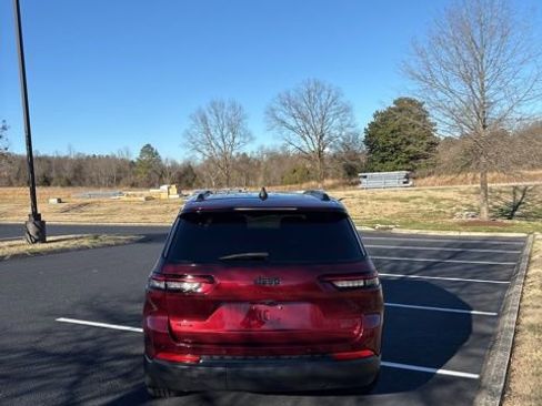 Used 2024 Jeep Grand Cherokee L Altitude image 5