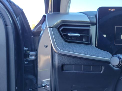 Certified 2025 Nissan Kicks SV w/ Illumination Package image 21