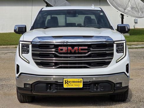 Used 2023 GMC Sierra 1500 SLT image 2