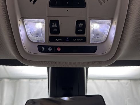 Used 2019 Chevrolet Traverse Premier w/ Redline Edition AWD/4WD image 24
